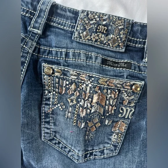 Miss Me Signature Ankle Skinny Jeans with Embellished Pockets - Picture 5 of 8